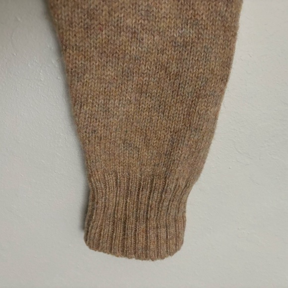 Macy’s Vintage Tan Heathered Shetland Wool Sweater Size Large Cable Knit *Flaw* - Picture 4 of 8